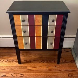 Accent table